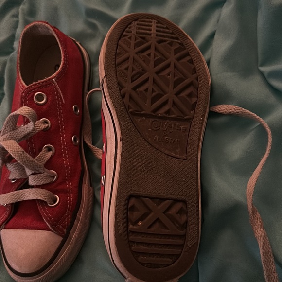 Red girls converse - Picture 2 of 3